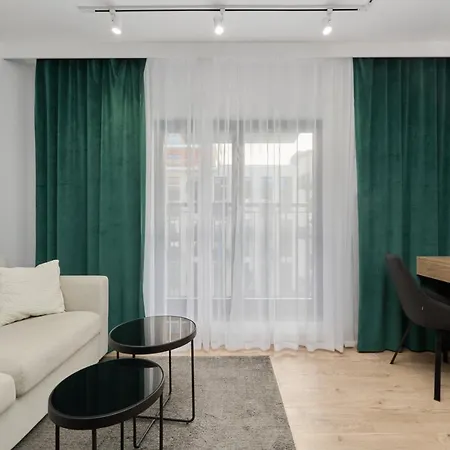 Cosy With Access To Gym And Area By Renters Wrocław