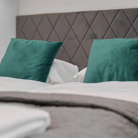 Cosy With Access To Gym And Area By Renters Wrocław