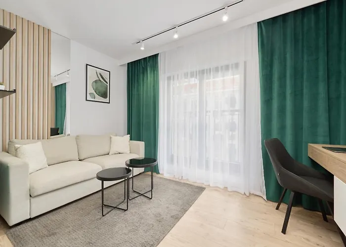 Cosy With Access To Gym And Area By Renters *