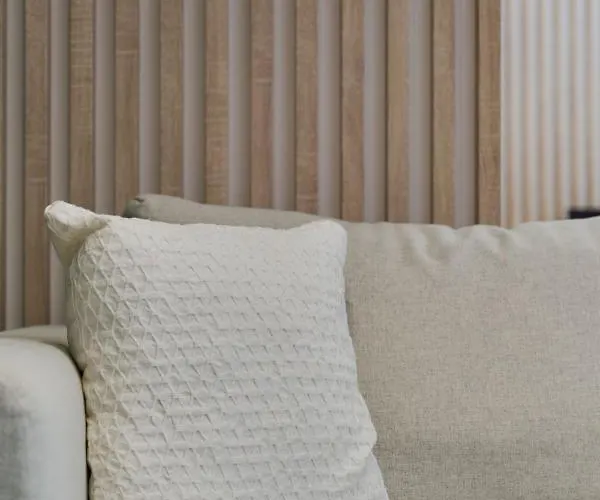 Cosy With Access To Gym And Area By Renters *